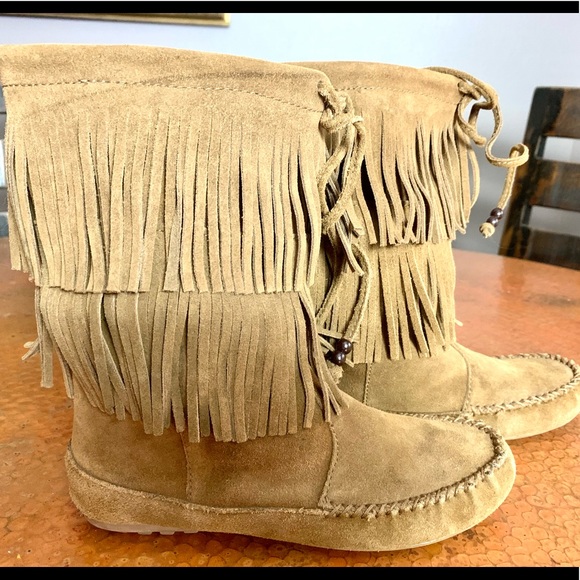 Minnetonka Suede Fringe Ankle Boots - Picture 4 of 5